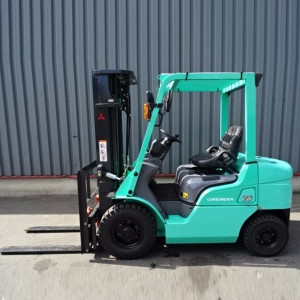 Погрузчик вилочный Mitsubishi FD25NT в аренду