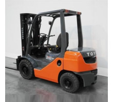 Погрузчик вилочный Toyota FDF25 в аренду