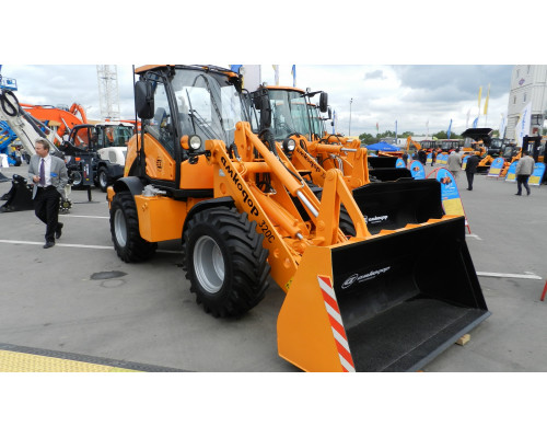 Универсальный погрузчик АМКОДОР 320