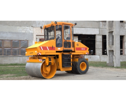 Каток вибрационный комбинированный самоходный АМКОДОР 6632